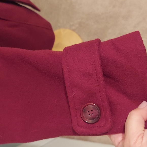 Red Coat - 1X - Picture 3 of 7